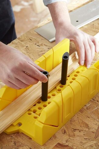 Stanley 1-20-600 Saw Storage Miter Box مع المنشار ، الأسود in Saudi Arabia