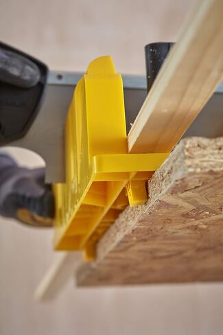 Stanley 1-20-600 Saw Storage Miter Box مع المنشار ، الأسود in Saudi Arabia