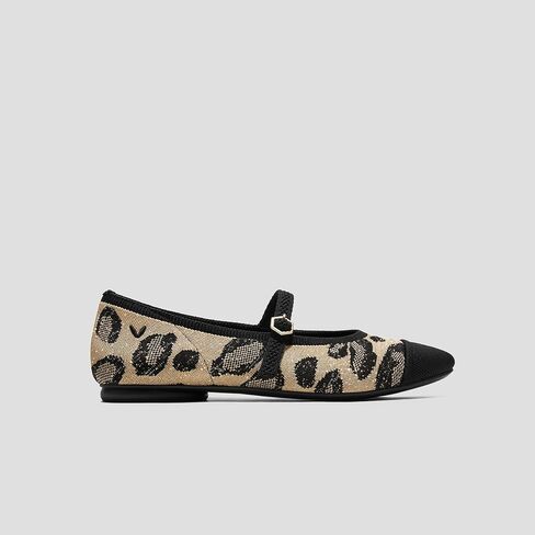 Vivaia Tamia اللوز Toe ، Arch Support Mary-Jane Flats for Women ، أحذية مريحة على العمل وارتداء غير رسمي in Saudi Arabia