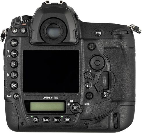 Nikon D5 DSLR Camera Body (1557) 20.8 MP FX-Format CMOS Sensor ، Expeed 5 Processor ، 12 FPS ، 4K UHD Video ، 153-POINT AUTOFUS ، فتحات بطاقة XQD المزدوجة + MIC MIC + 64GB CARD + أكثر (متجددة) in Saudi Arabia