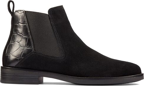 Clarks Women's Chelsea Boot in Kuwait