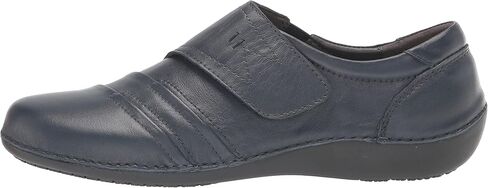 Propét Women's Calliope Flat in Kuwait