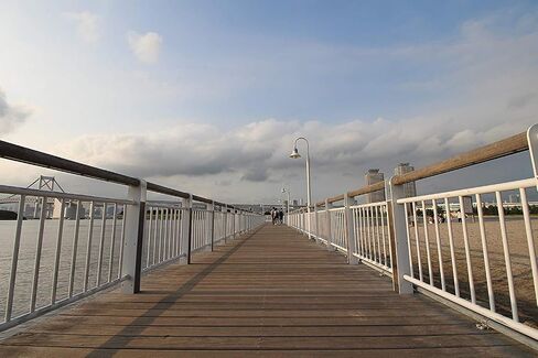 Canon EF-S 10-18mm f/4.5-5.6 هو عدسة Zoom STM لكاميرات Canon SLR (متجددة) in Saudi Arabia
