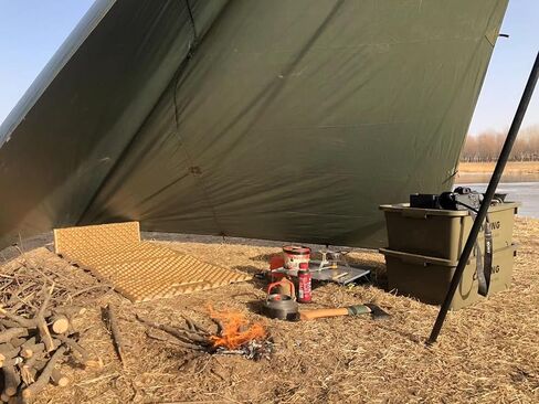 وسادة نوم إسفنجية مغلقة قابلة للطي مقاس XL من بولار بير R-2.6 | بساط نوم سميك ومقاوم للرطوبة وخفيف الوزن للتخييم والمشي لمسافات طويلة وحقيبة الظهر in Kuwait