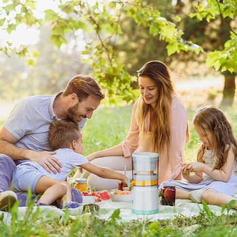 عصارة كهربائية قابلة لإعادة الشحن، آلات عصارة الحمضيات البرتقالية المحمولة مع USB وفرشاة تنظيف للبرتقال والليمون والحمضيات والجريب فروت والتفاح in Kuwait