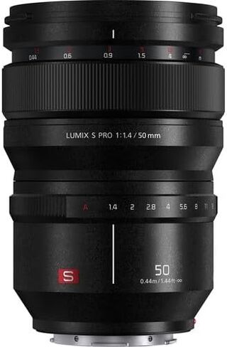 Panasonic Lumix S Pro 50mm F/1.4 Lens (S-X50) حزمة بما في ذلك: مجموعة مرشح 3 قطع ، قبعات عدسة ، حقيبة عدسة ، حارس كاب ، مجموعة تنظيف كاملة in Saudi Arabia