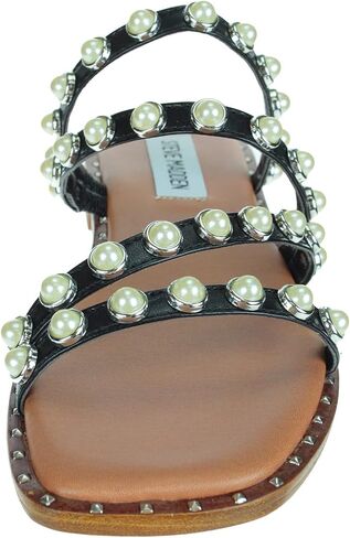 Steve Madden Women's Black Skyler Flat Sandal, 6 in Saudi Arabia