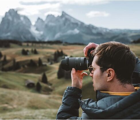 Tamron AFB070S-700 17-70MM F/2.8 DI III-A RXD Lens for APS-C Sony E-Mountless Cameras مع بطاقة ذاكرة LEXAR Professional SDHC/SDXC 1667X UHS-II 64GB in Saudi Arabia