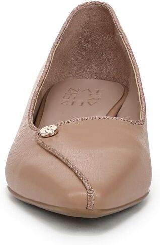 Naturalizer Women's Georgia Pump in Saudi Arabia
