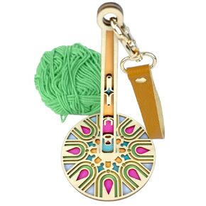 Yarn Holder, Yarn Spinner, Yarn Holder for Crocheting, Crochet Yarn Holder, Yarn Ball Holder, Yarn Spinner for Crocheting, Portable Wrist Yarn Holder, Portable Yarn Holder, Yarn Minder