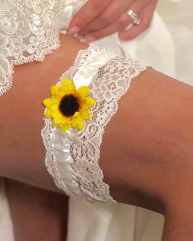 Sunflower Garter Bride Set in Saudi Arabia