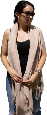 أغطية ووشاح نسائي من الكشمير مع علبة هدايا، خفيف الوزن وناعم ودافئ. مقاس طويل 72 × 27 بوصة. (لون أسود) in Kuwait