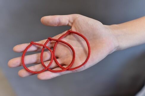 أساور حماية قوية بعقدة فاجرا مصنوعة يدويًا من التبت للأولاد والبنات والنساء والرجال، سلسلة حمراء هدية للمصير والحب (15 سم (5.9 بوصة)) in Kuwait