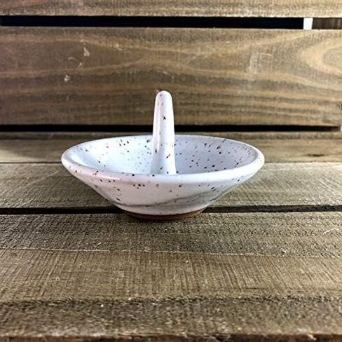Pottery Jewelry Ring Holder in Speckled White in Saudi Arabia