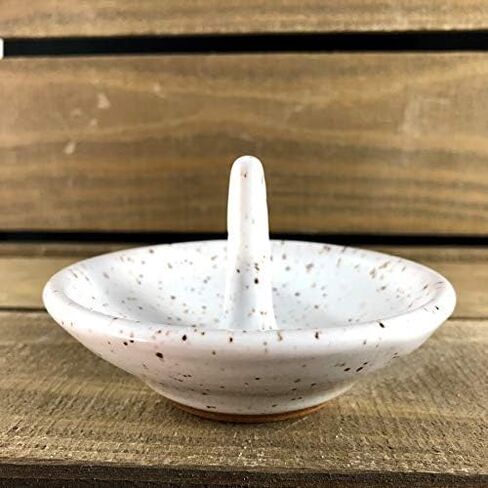 Pottery Jewelry Ring Holder in Speckled White in Saudi Arabia
