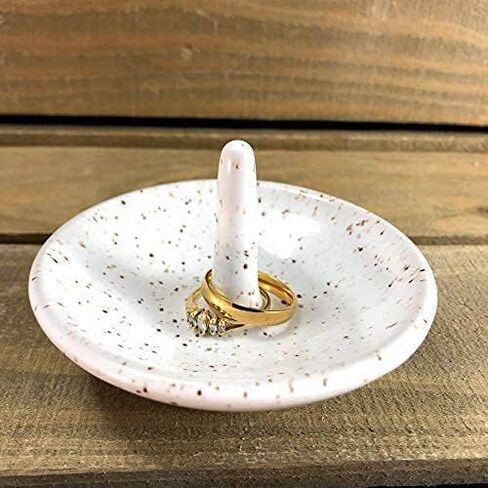 Pottery Jewelry Ring Holder in Speckled White in Saudi Arabia