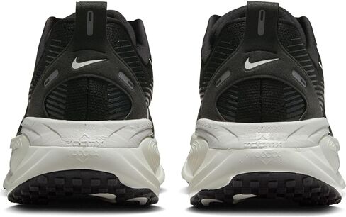 Nike Men's Vomero 18 Sneaker in Saudi Arabia