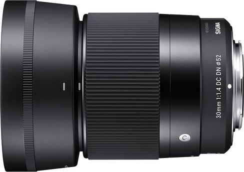 Sigma 30mm F1.4 DC DN عدسة معاصرة للكاميرات Sony E-Mountless 302965 مع حقيبة تصوير Deco Gear Backpack + UV Polarizer FLD Filter Kit and Accessories in Kuwait