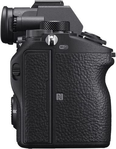 كاميرا Sony A7 III بدون مرآة (ILCE7M3/B) + 64 جيجابايت بطاقة ذاكرة + حقيبة + CARD READER + Flex Tripod + Hand Strap + Memory Wallet + Cap Keeper + Cleaning Kit (متجددة) in Saudi Arabia
