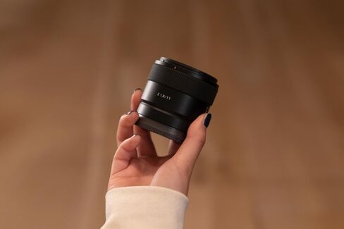 Sony E 11 مم F1.8 | APS-C العدسة الواسعة الزاوية الواسعة (SEL11F18) (متجدد) in Saudi Arabia