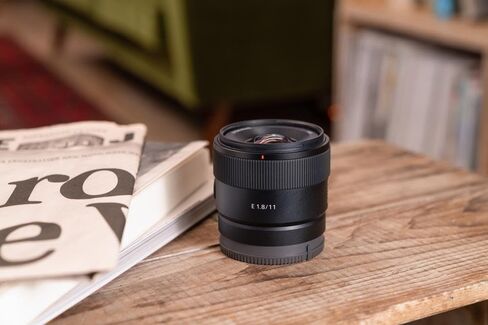 Sony E 11 مم F1.8 | APS-C العدسة الواسعة الزاوية الواسعة (SEL11F18) (متجدد) in Saudi Arabia