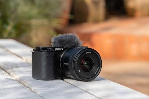 Sony E 11 مم F1.8 | APS-C العدسة الواسعة الزاوية الواسعة (SEL11F18) (متجدد) in Saudi Arabia