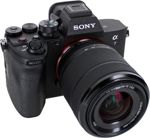 كاميرا Sony A7 IV غير المرآة مع عدسة 28-70 مم (7M4K/B) in Saudi Arabia