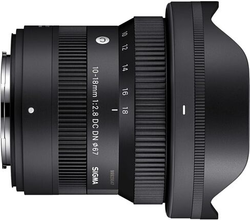 Sigma 10-18mm f/2.8 DC DN Contemporary Fujifilm X (207975) حزمة. عدسة مضغوطة وخفيفة الوزن ومثالية للصور الاحترافية وحفلات الزفاف الداخلية/في الهواء الطلق والسفر واستخدام الصور + الملحقات in Kuwait