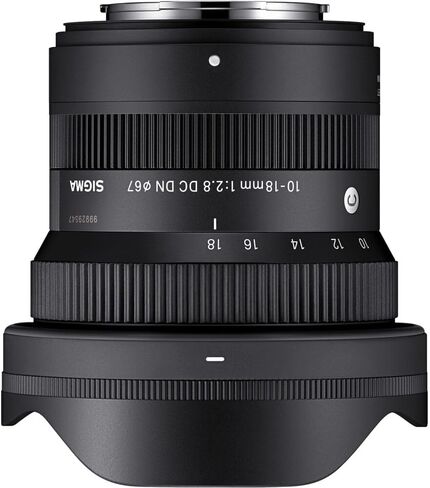 Sigma 10-18mm f/2.8 DC DN Contemporary Fujifilm X (207975) حزمة. عدسة مضغوطة وخفيفة الوزن ومثالية للصور الاحترافية وحفلات الزفاف الداخلية/في الهواء الطلق والسفر واستخدام الصور + الملحقات in Kuwait