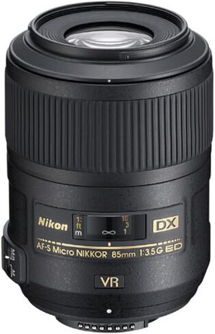 Nikon 85mm F/3.5g AF-S DX Micro Nikkor ED (VR-II) عدسة-حزمة مع مجموعة مرشحات 52 مم مؤيدية ، Lenscap مقود ، طقم تنظيف العدسات الاحترافية in Kuwait