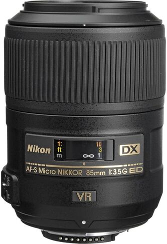 Nikon 85mm F/3.5g AF-S DX Micro Nikkor ED (VR-II) عدسة-حزمة مع مجموعة مرشحات 52 مم مؤيدية ، Lenscap مقود ، طقم تنظيف العدسات الاحترافية in Kuwait