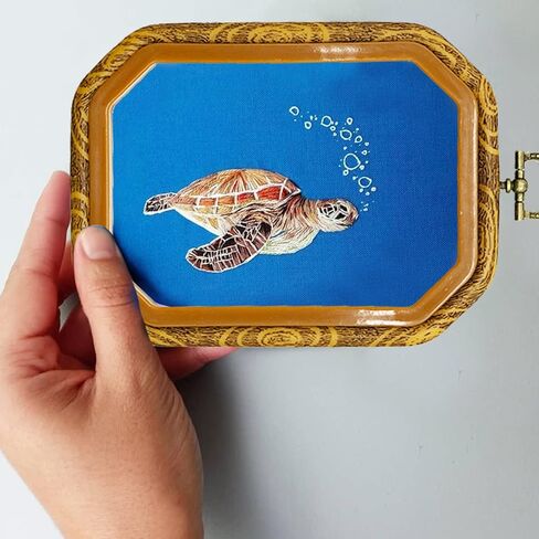 4 قطع من حلقات التطريز البلاستيكية ذات الغرز المتقاطعة مجموعة إطار عرض خشبي مقلد مجموعات تطريز دائرية وبيضاوية للخياطة الفنية والتعليق، مع 16 قطعة من إبر الخياطة الذهبية للعين in Kuwait