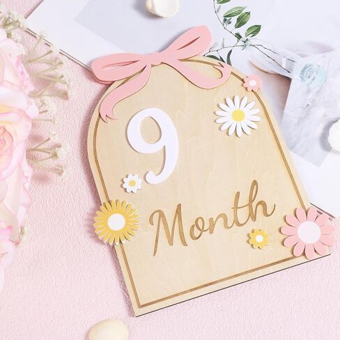 Baby Monthly Milestone Card ، Bow & Flower Wooden Baby Discor مع 11 رقمًا لطيفًا لعلامات المعالم المولودة حديثي الولادة. in Saudi Arabia