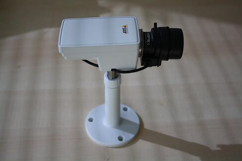 Axis M1114 Varifocal 2.8-8MM Dc Iris in Saudi Arabia