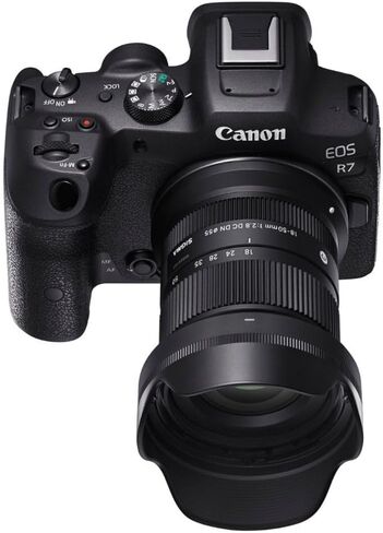 Sigma 18-50 مم F2.8 DC DN العدسة المعاصرة للكاميرات Canon RF Mount Mirrorless (متجددة) in Kuwait