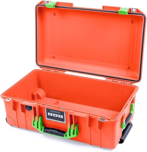 Pelican Orange & Lime Green 1535 Air Case. يأتي فارغًا وعجلات. حمل. in Kuwait