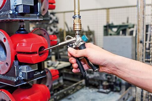 HAZET 2-Way Blow-Out Gun 9040-4 - Air Connection on Head or Handle, Suitable for Removing Fine Dirt in Hard-To-Reach Places - with Robust Aluminum Housing in Kuwait