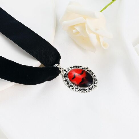 DAYANEY Magnetic Necklace for teen girls,y2k Magnet heart Necklace jewelry for daily Outfits,silver necklace Big heart puffy pendant as teen girl gift on birthday in Kuwait