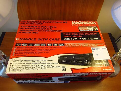 مسجل DVD Magnavox ZV450MW8 و Combo VCR مع موالف رقمي [إلكترونيات] (متجدد) in Kuwait