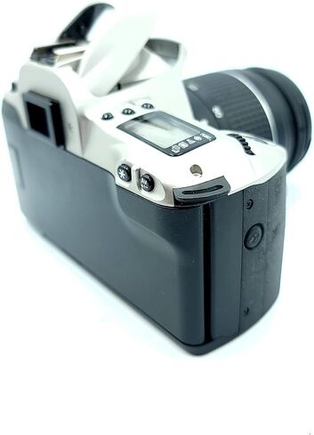 Canon EOS Rebel 2000 35mm Film SLR Camera Kit with 28-80mm Lens in Saudi Arabia