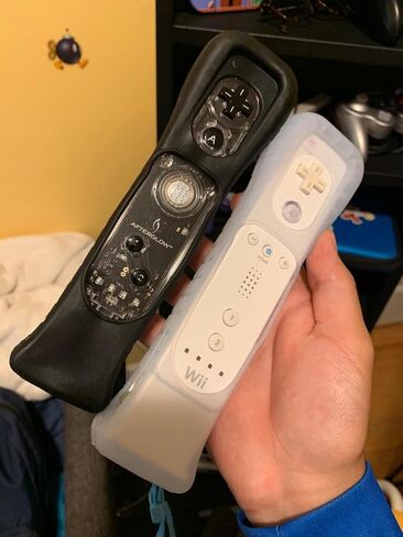 2pcs بديل أبيض وأسود تمديد غطاء حالة الجلد الواقي للسيليكون لحركة Nintendo Wii بالإضافة إلى وحدة التحكم عن بُعد in Saudi Arabia