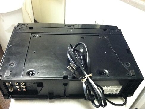 Sharp VC-H810 VCR Video Cassette Recorder 4-Head Hi-Fi Stereo VHS Player. VHS HQ. Sharp Super Picture. Works Great. Energy Saver Star Rated Device. (Renewed) in Saudi Arabia