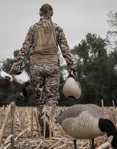 Avery GHG Hunter Series Canada Goose Full Body Pack Decoys | Choose Feeder or Harvester Pack in Saudi Arabia