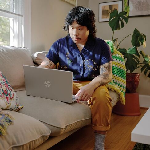 جهاز كمبيوتر محمول 14 بوصة HP ، شاشة HD ، Intel Core I3-N305 ، ذاكرة الوصول العشوائي 8 جيجابايت ، 256 جيجابايت SSD ، Intel UHD Graphics ، Windows 11 Home in S ، Silver Natural ، 14-EP0299NR in Saudi Arabia