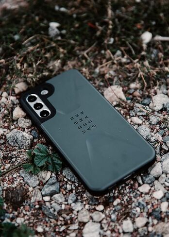 Urban Armor Gear UAG مصممة لغطاء حماية مدني مامح ، غلاف واقٍ من صدمة الأنيقة الممتازة ، [شاشة 6.1 بوصة] in Saudi Arabia