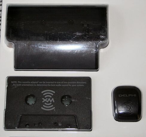 Delphi SA10101 SKYFi2 XM Satellite Radio Receiver and Remote Control in Saudi Arabia
