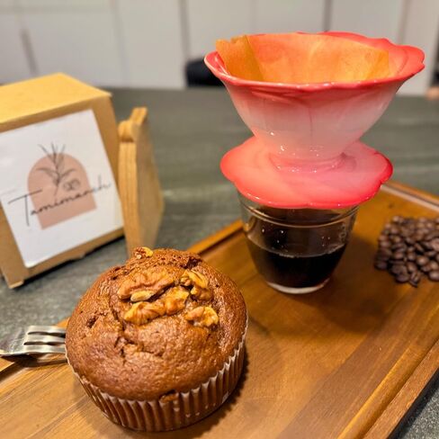 Ceramic Pour Over Coffee Dripper Flower Shape V01 with 20 Filters in Kuwait