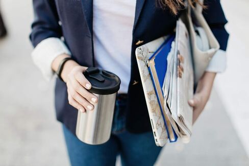 Bobble French Coffee Presse ، أثناء الاستخدام ، المشروب السريع ، التصميم النحيف ، عزل الجدار الثلاثي ، 14 أوقية (أسود) in Kuwait