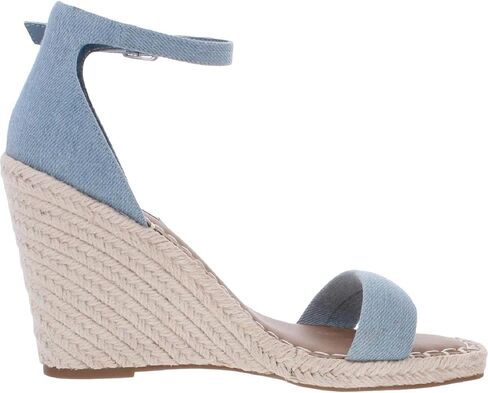 صندل نسائي من Steve Madden بكعب عريض in Saudi Arabia