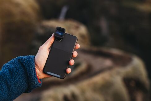 Moment 1.33x Anamorphic Mobile Lens – Capture True Cinematic Aspect Ratio, Gold or Blue Flare [Gold Flare, M-Series] in Kuwait